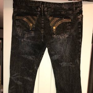 Robin’s Jeans, men’s size 42 waist. EXCELLENT condition.